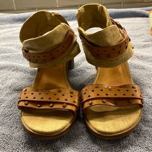 Women’s sandals